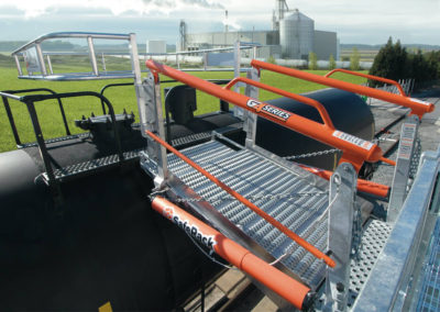 48-inch-wide-railcar-gangway-with-cage-1